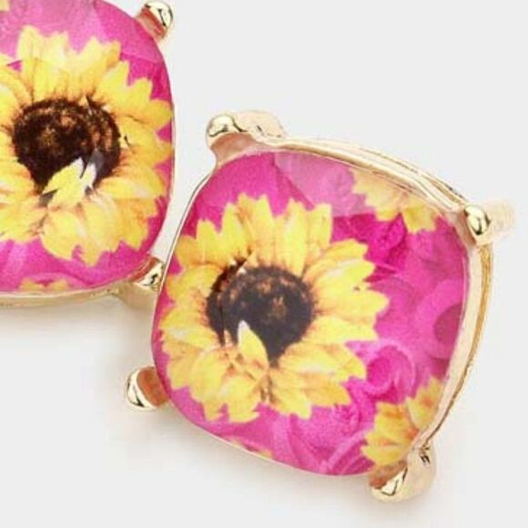 Sunflower Printed Pink Square Stud Earrings - Picture 2 of 5
